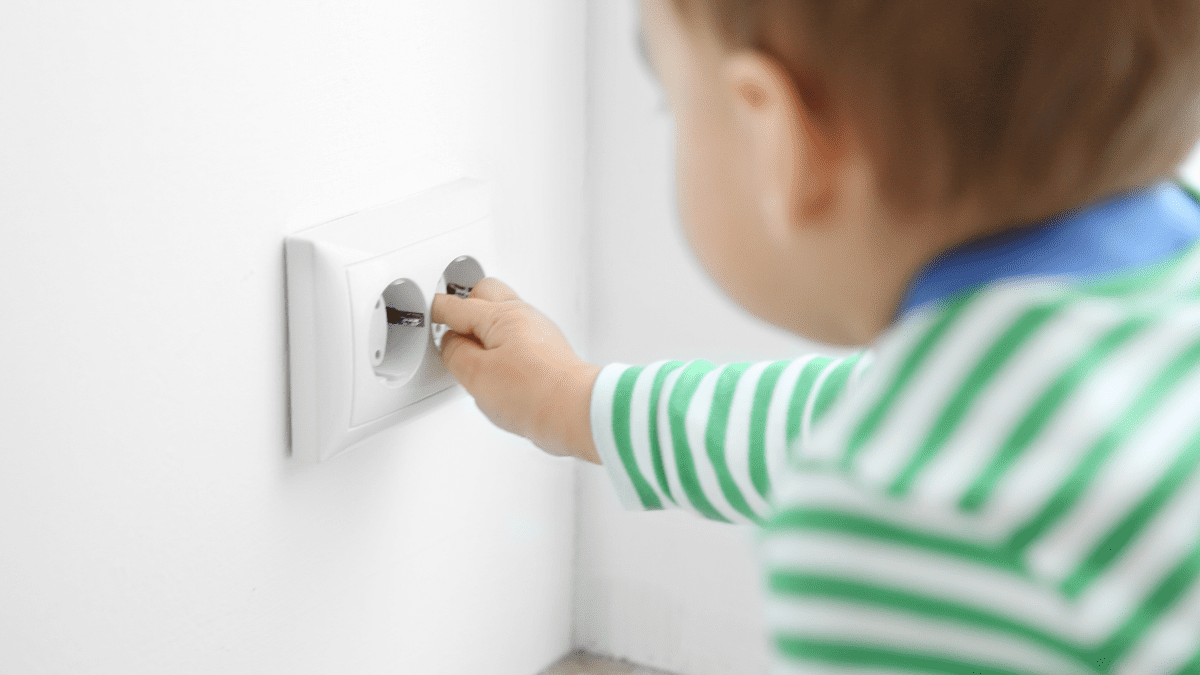 Guia Completo de Segurança Doméstica: Como Telar Janelas, Proteger Tomadas e Quinas (Sem Complicação!)