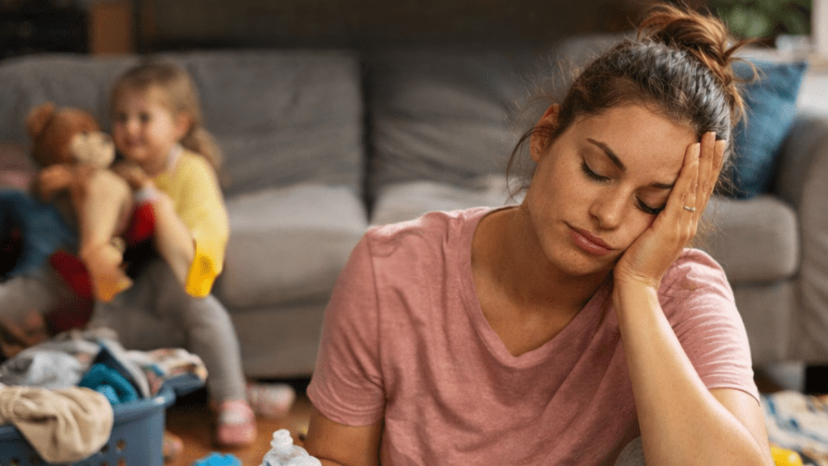 O que ninguém conta sobre tentar ser uma mãe “perfeita”